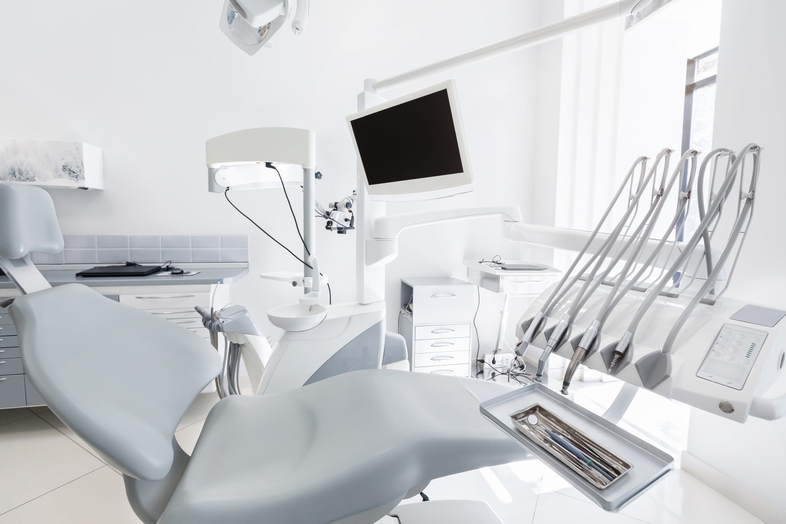 Dentists Use UVC to Sanitize Clinic