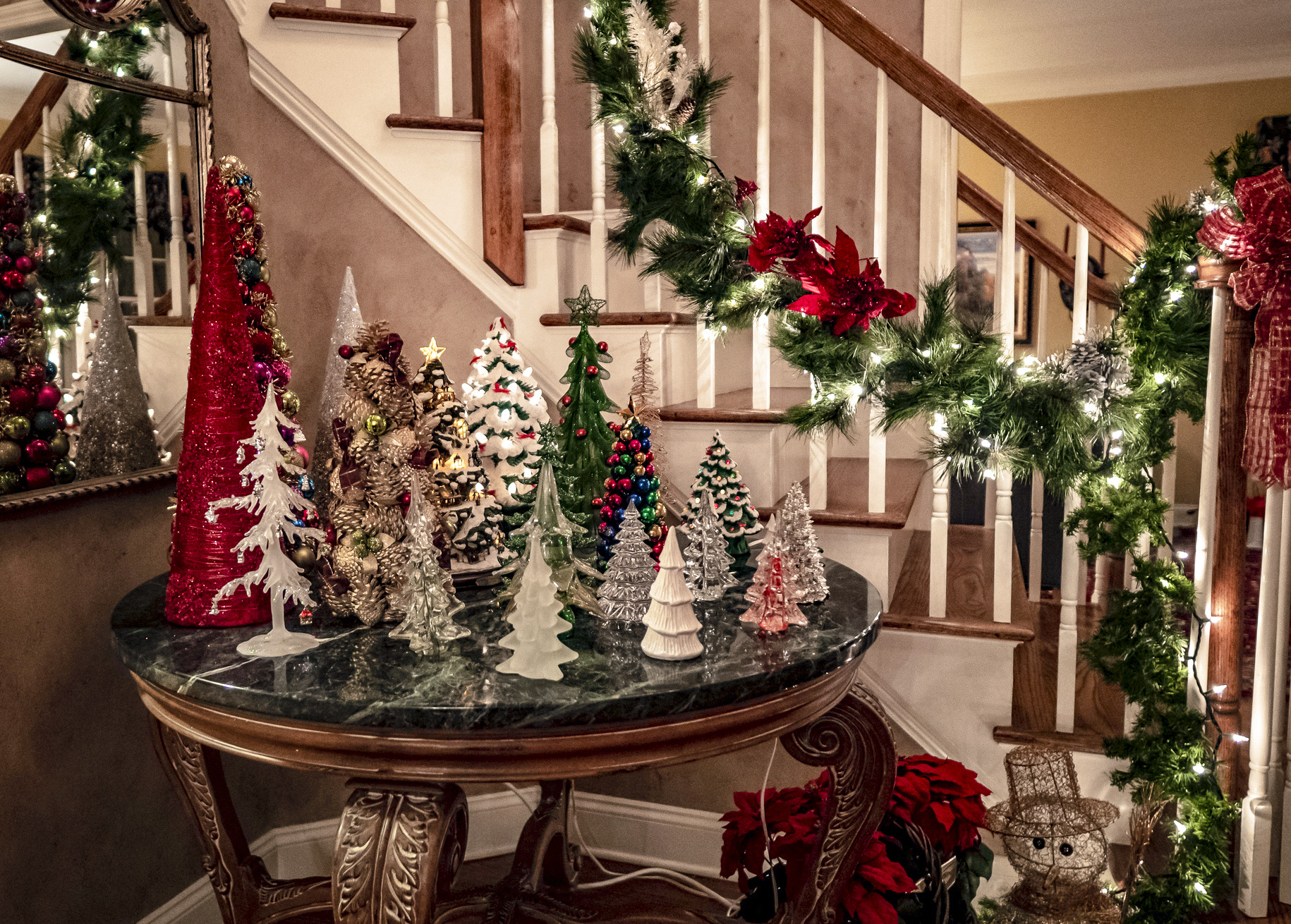 Different types of ornaments may require different storage conditions.