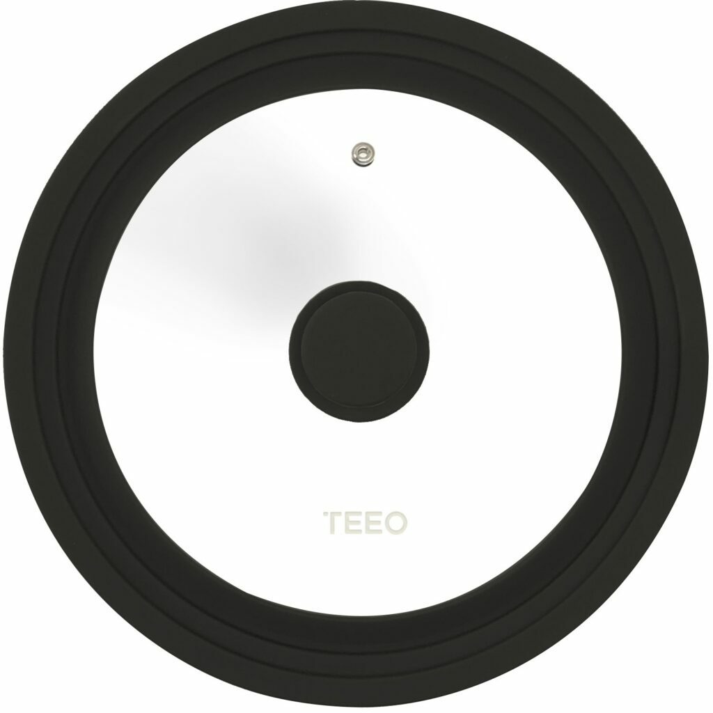 frying pan with a lid